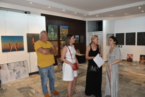 Изложба в Ловеч подлага на изпитание баланса между дигиталното и традиционното изкуство
